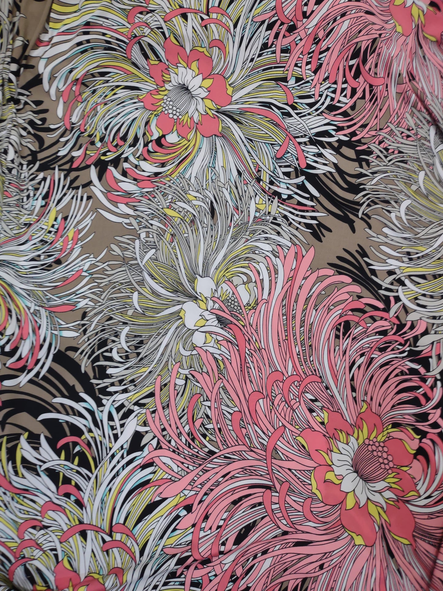 V-Point Printed Tunic Top