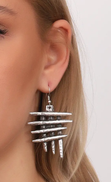 Graphic Lined Antique Silver Necklace Set