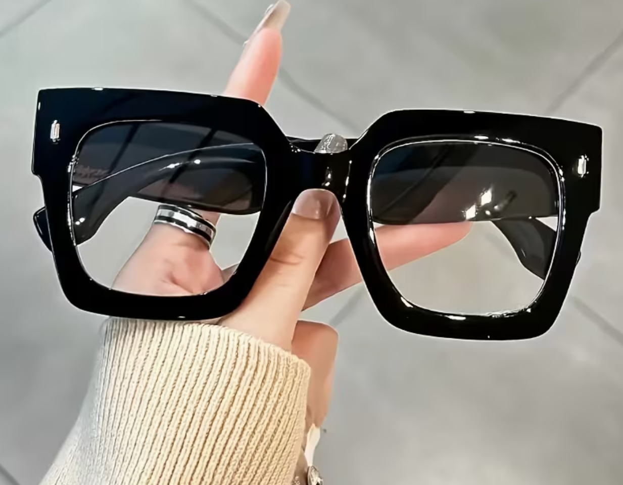 Retro Style Fashion Glasses