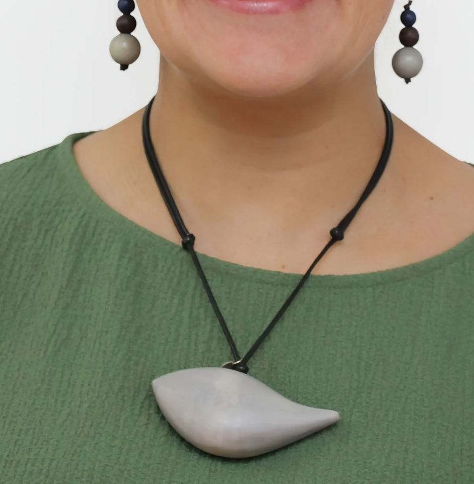Carved Free-Fly Bird Necklace